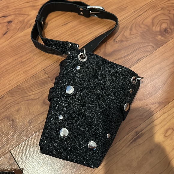 Cosmetologist shears waist bag - Picture 3 of 3